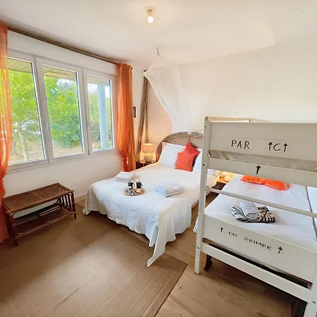 度假居 Maison Atypique -jardin, Terrasse & Perchee Varaville