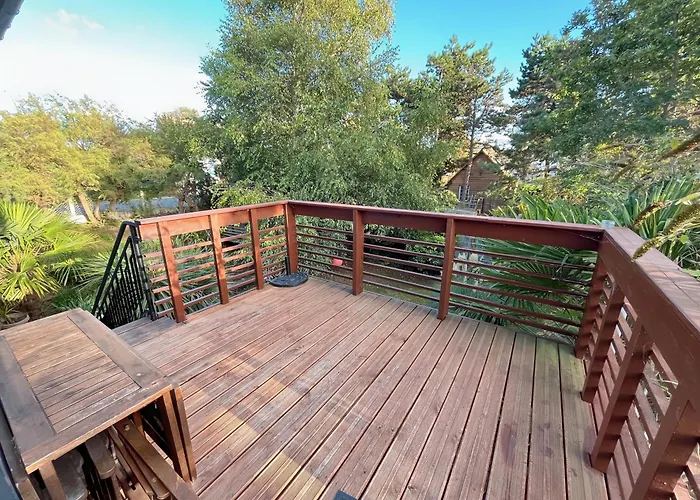 Casa vacanze Maison Atypique -jardin, Terrasse&cabane Perchée