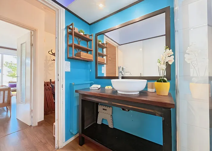 Casa vacanze Maison Atypique -jardin, Terrasse&cabane Perchée Varaville