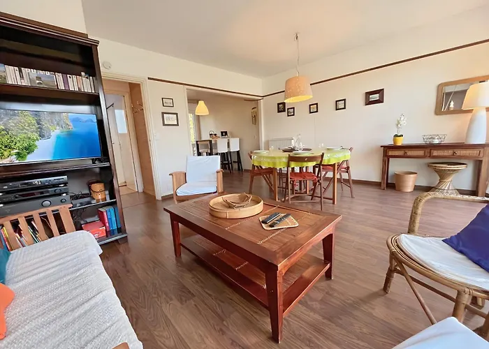 Maison Atypique -jardin, Terrasse&cabane Perchée *