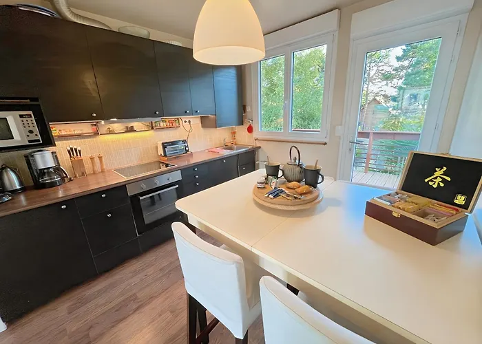 Casa vacanze Maison Atypique -jardin, Terrasse&cabane Perchée