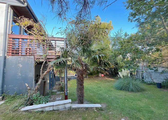 Maison Atypique -jardin, Terrasse&cabane Perchée Casa vacanze Varaville